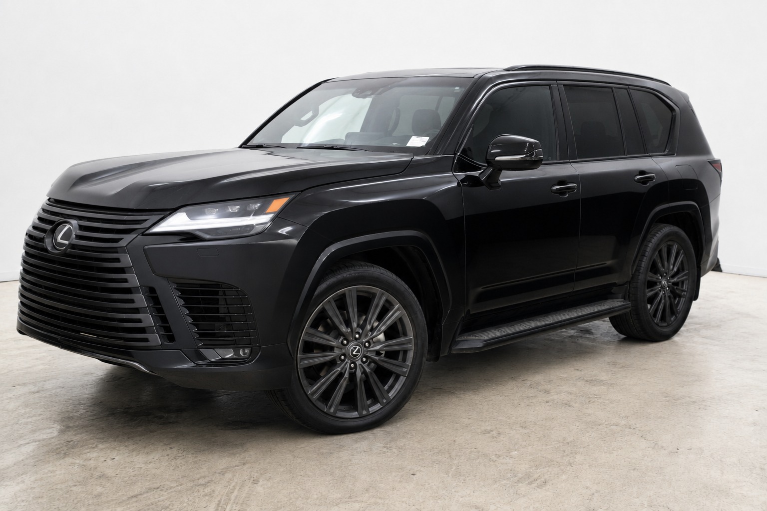 Lexus LX noir après intervention Goozno Tech : face avant restaurée, peinture et finition d’origine